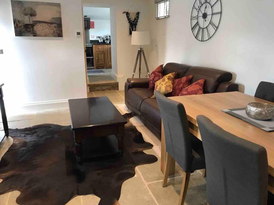 Chic 2 Bed Peak District Cottage Barn Near Alton Towers, Polar Bears, Chatsworth House Leek Exterior foto