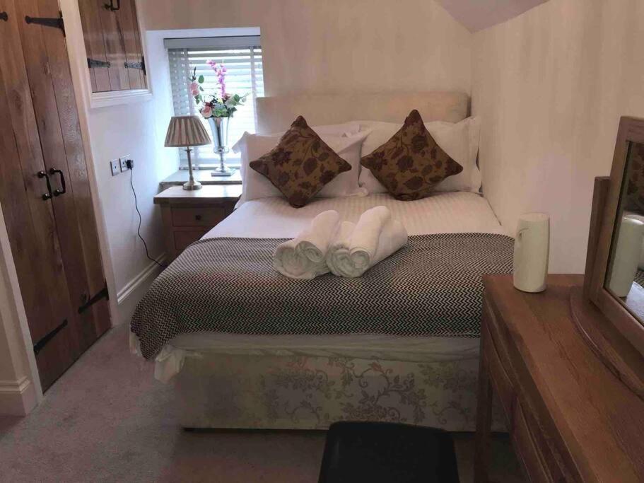 Chic 2 Bed Peak District Cottage Barn Near Alton Towers, Polar Bears, Chatsworth House Leek Exterior foto